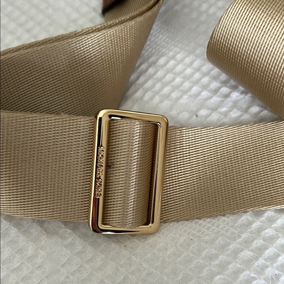 Michael Kors Jet Set Bag with Monogram Print NWOT - Picture 2 of 12